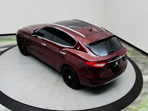 Used 2017 Maserati Levante S AWD/4WD image 35