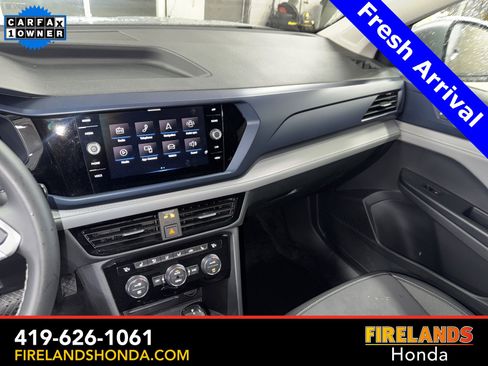 Used 2024 Volkswagen Taos SE image 18