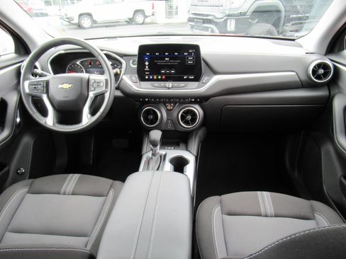 Certified 2024 Chevrolet Blazer LT w/ Convenience Package FWD image 12