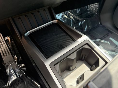 Used 2024 Tesla Cybertruck AWD Crew Cab image 20