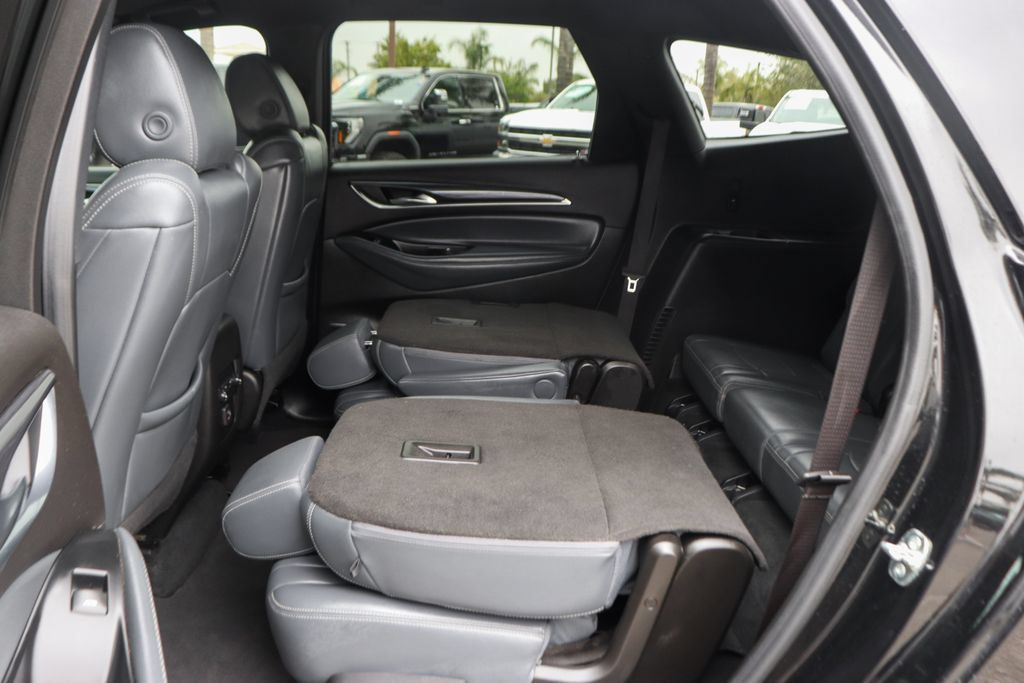 Used 2024 Buick Enclave Essence w/ Sport Touring Edition FWD image 38