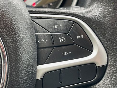 Used 2019 Jeep Compass Sport FWD image 30