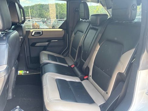 Used 2024 Ford Bronco Wildtrak AWD/4WD image 11