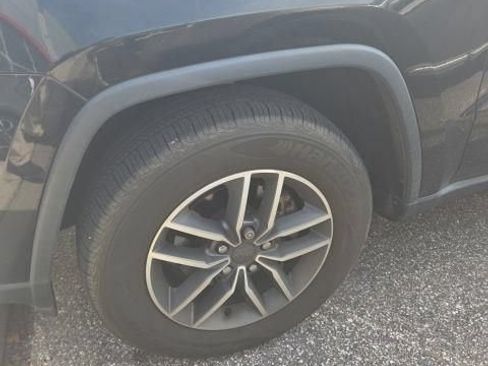 Used 2020 Jeep Grand Cherokee Limited RWD image 2
