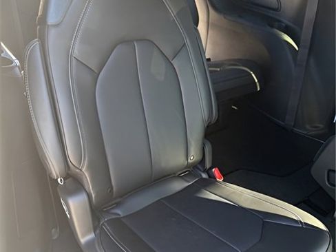 New 2026 Chrysler Pacifica Select image 27
