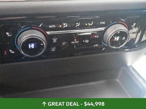 Used 2024 Chevrolet Silverado 1500 LT Trail Boss w/ Convenience Package II AWD/4WD image 33