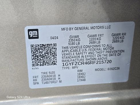 Used 2024 Cadillac XT4 Premium Luxury w/ Cold Weather Package image 32