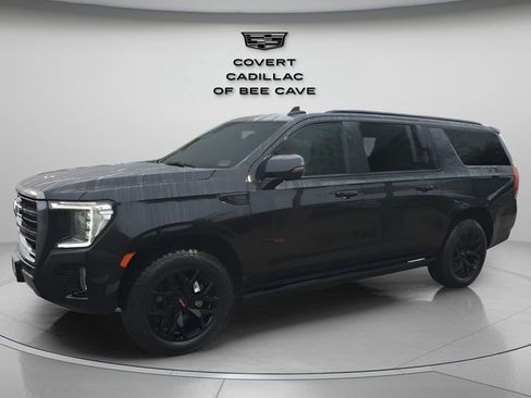 Used 2022 GMC Yukon XL AT4 image 4