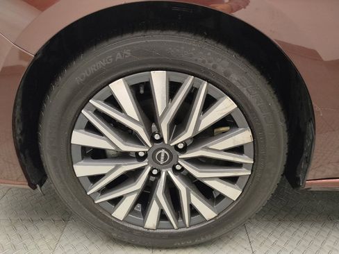 Used 2024 Nissan Altima 2.5 SV image 31