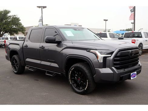 Used 2023 Toyota Tundra SR5 AWD/4WD image 11