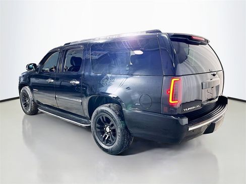 Used 2013 GMC Yukon XL Denali image 6