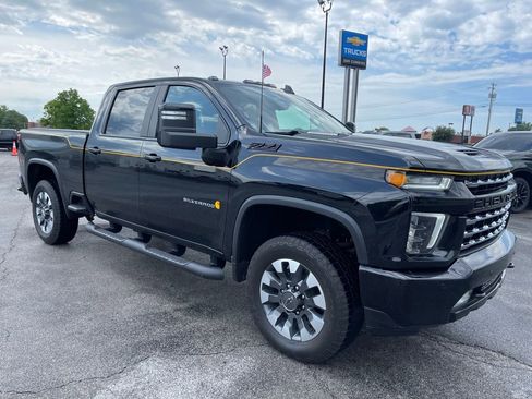 Used 2021 Chevrolet Silverado 2500 LTZ w/ Carhartt Edition AWD/4WD image 2