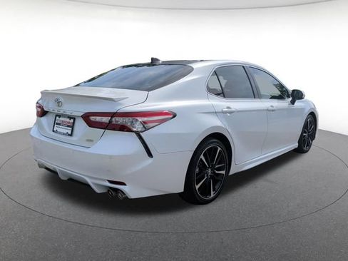 Used 2018 Toyota Camry XSE FWD image 5