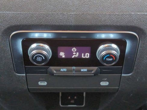Certified 2024 GMC Yukon XL SLT RWD image 20