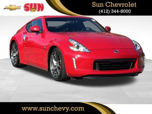Used 2017 Nissan 370Z w/ Sport Package image 1
