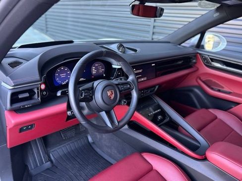 Used 2025 Porsche Macan 4 Electric AWD/4WD image 4