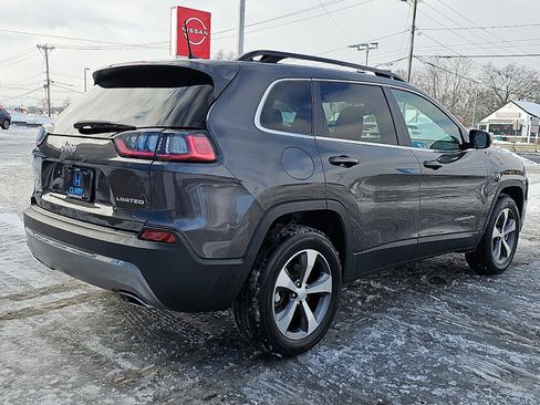 Used 2022 Jeep Cherokee Limited image 4