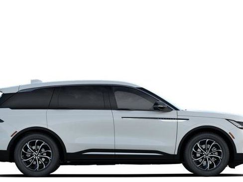 New 2026 Lincoln Nautilus Premier image 5