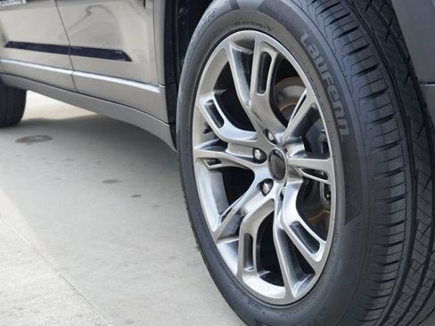 Used 2023 Jeep Grand Cherokee L Limited RWD image 14