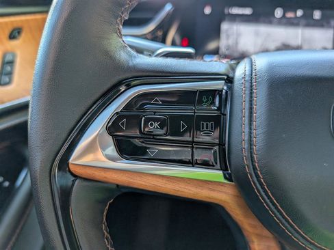 Used 2023 Jeep Grand Cherokee Summit image 38