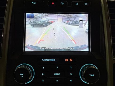 Used 2020 Ford F250 Lariat w/ Lariat Value Package AWD/4WD image 17