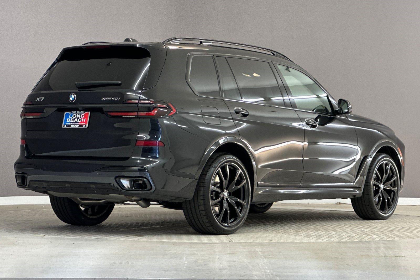 Certified 2025 BMW X7 xDrive40i w/ M Sport Package AWD/4WD image 8