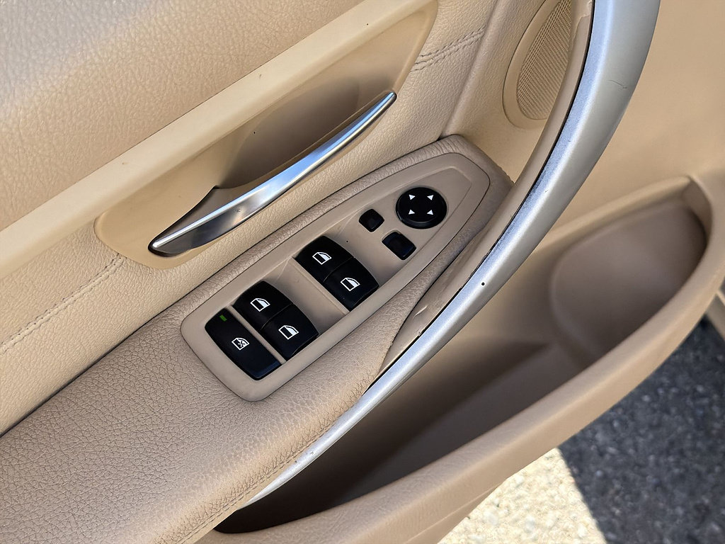 Used 2013 BMW 328i Sedan RWD image 21