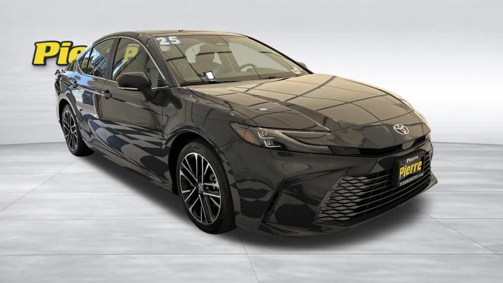 Used 2025 Toyota Camry XLE FWD image 6