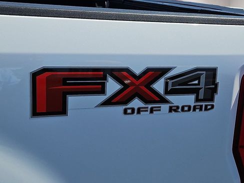 Used 2022 Ford F250 Lariat w/ Lariat Value Package AWD/4WD image 16
