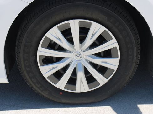 Certified 2022 Toyota Camry LE w/ Cold Weather Package FWD image 9