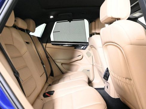 Certified 2024 Porsche Macan image 19