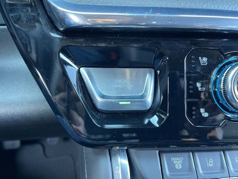 Used 2025 GMC Sierra 3500 Denali w/ Denali Reserve Package image 14