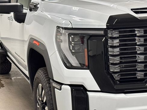 New 2026 GMC Sierra 2500 Denali Ultimate AWD/4WD image 4