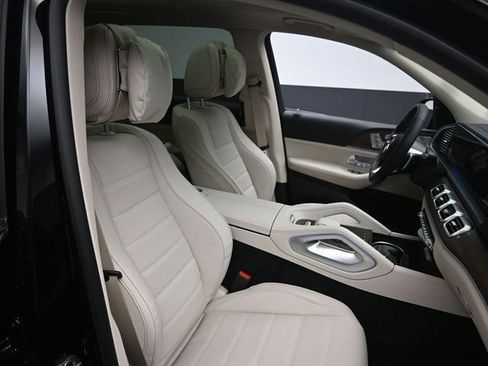 New 2026 Mercedes-Benz GLS 450 4MATIC image 32