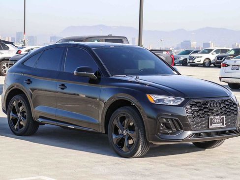 Used 2023 Audi Q5 2.0T Premium w/ Convenience Package image 3