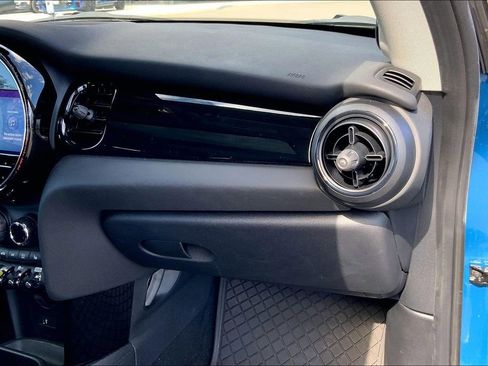 Certified 2024 MINI Cooper SE image 17