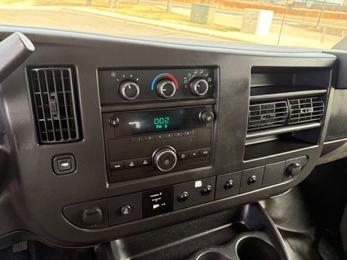 Used 2013 Chevrolet Express 2500 RWD image 14