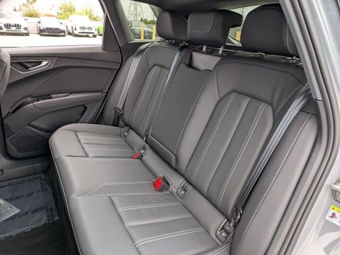 Used 2026 Audi Q4 e-tron Premium w/ Convenience Package AWD/4WD image 29