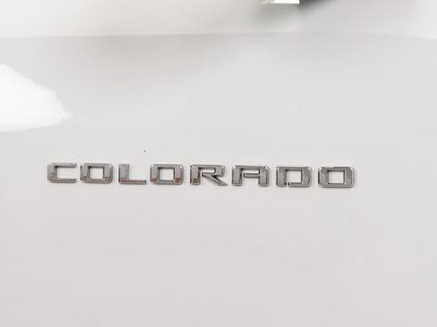 Used 2024 Chevrolet Colorado ZR2 w/ ZR2 Convenience Package III AWD/4WD image 18