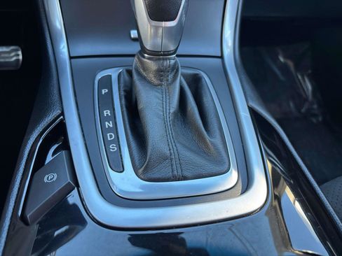 Used 2018 Ford Edge Sport w/ Technology Package image 25