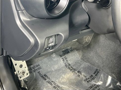 Used 2024 Toyota GR86 Premium image 10