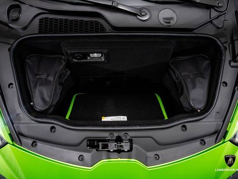 Used 2023 Lamborghini Huracan Tecnica image 5