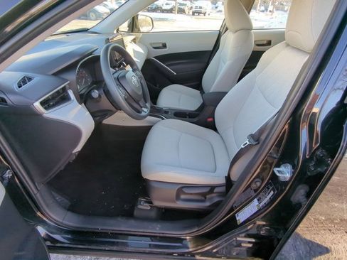 Certified 2023 Toyota Corolla Cross L image 8