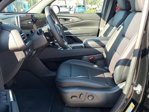 New 2026 Chevrolet Traverse LT w/ Sun and Wheel Package FWD image 17