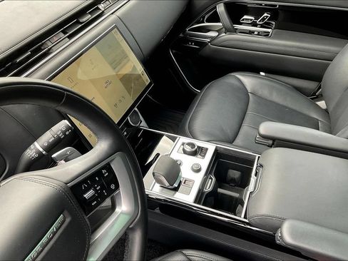 Used 2023 Land Rover Range Rover SE AWD/4WD image 9