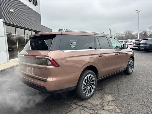 New 2026 Lincoln Navigator L Black Label AWD/4WD image 7
