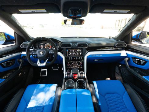 Used 2019 Lamborghini Urus AWD/4WD image 7