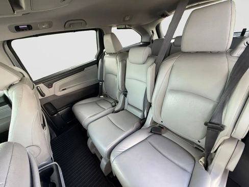 Used 2018 Honda Odyssey Touring image 15