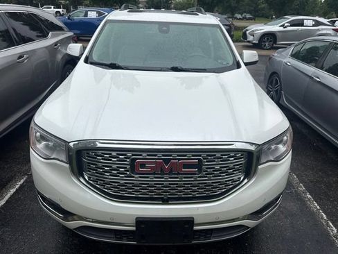 Used 2017 GMC Acadia Denali w/ Technology Package FWD image 3