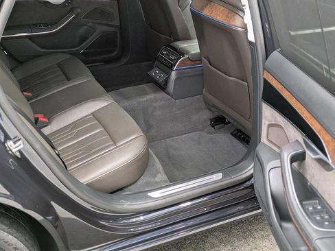 Used 2021 Audi A8 L 3.0T w/ Executive Plus Package image 24